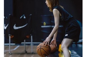 女性篮球运动员如何在训练中树立表率形象:策略与实践指南